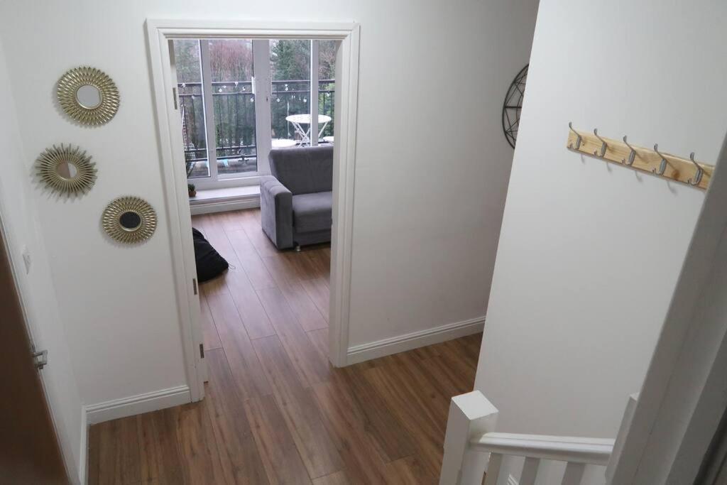 Two-Bedroom Apartment With Scenic Balcony View Shipley  Eksteriør billede