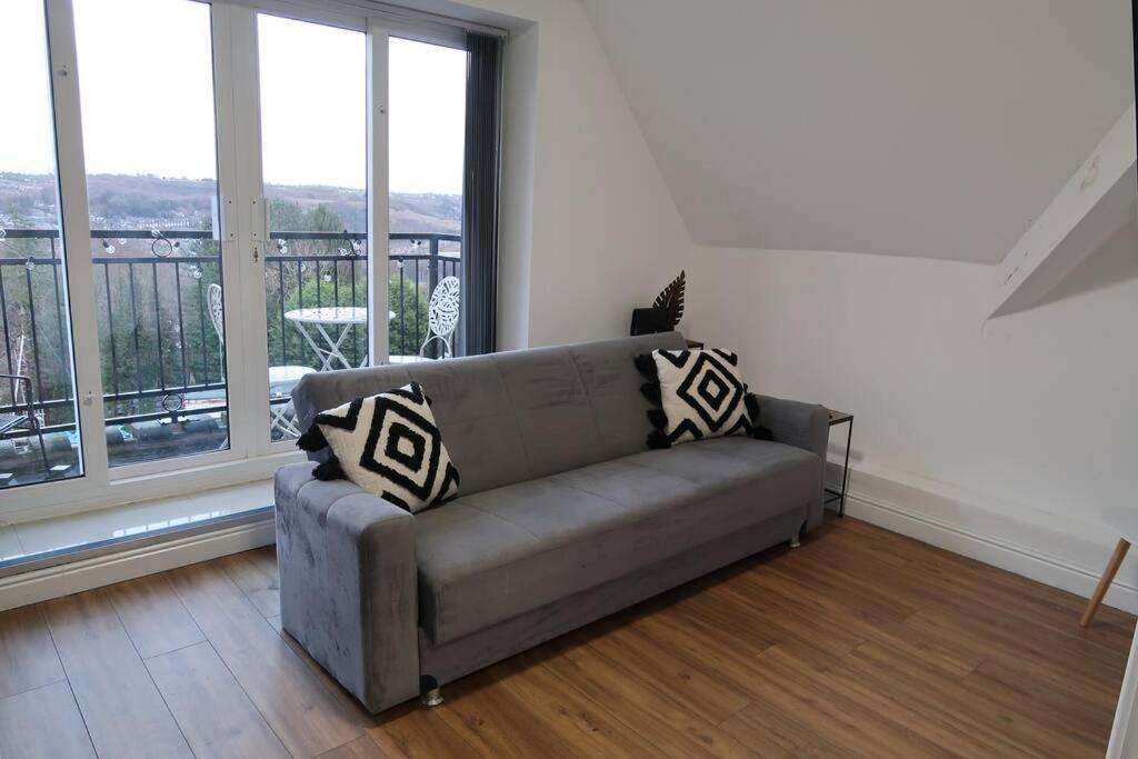 Two-Bedroom Apartment With Scenic Balcony View Shipley  Eksteriør billede