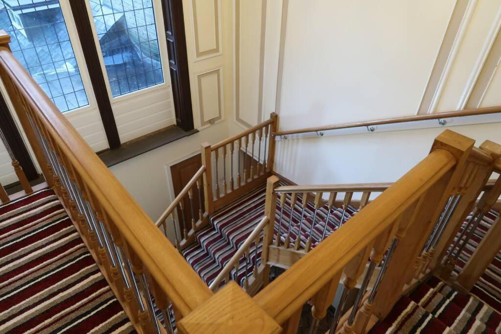 Two-Bedroom Apartment With Scenic Balcony View Shipley  Eksteriør billede