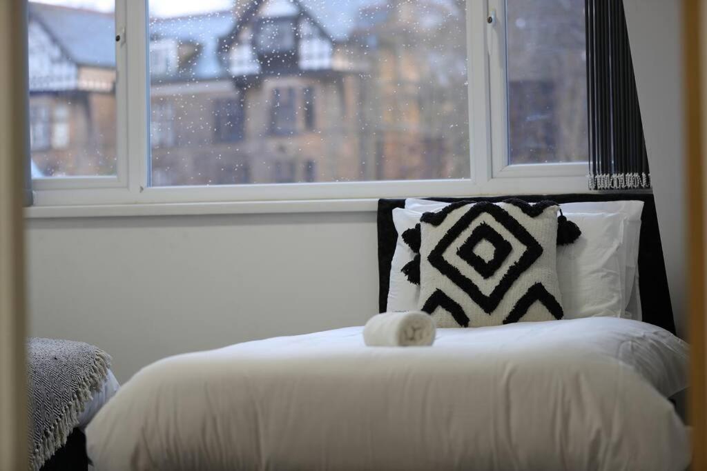 Two-Bedroom Apartment With Scenic Balcony View Shipley  Eksteriør billede